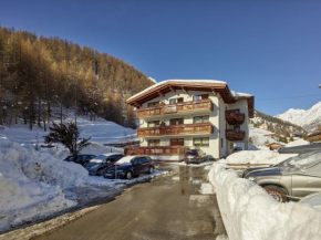 Отель Appartement Gästehaus Bergkristall, Зёльден